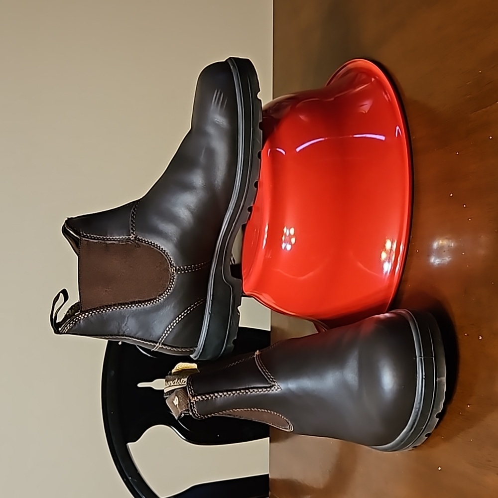 Blundstone BL550 Boots Color:Walnut Size: AU 9.5 (US Men's 10.5) Width: Medium.